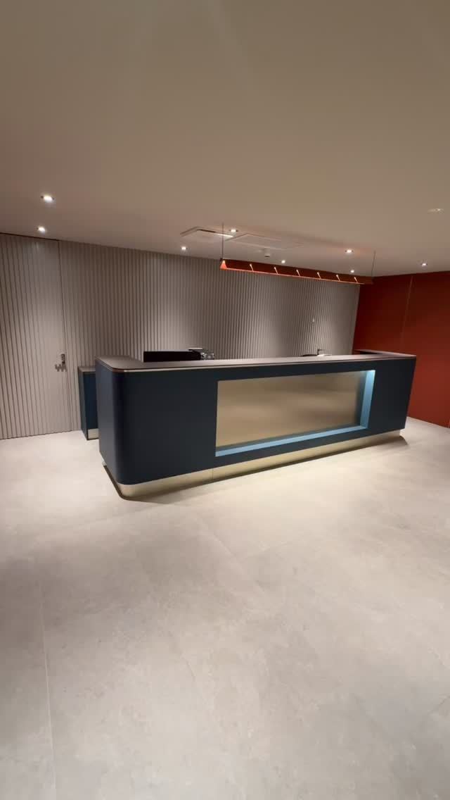 Reception di un hotel a Milano